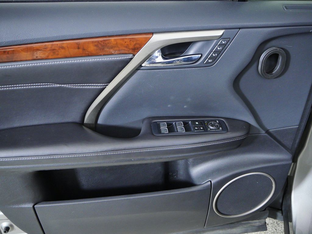 Thumbnail: 2018 Lexus RX - 37