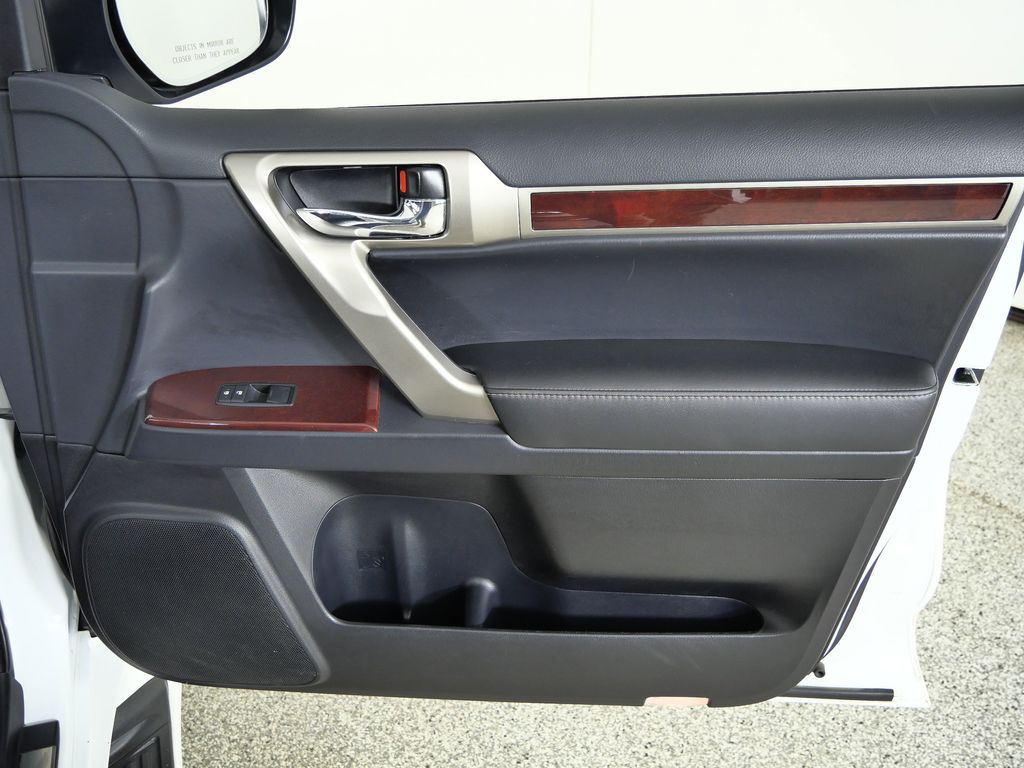 Thumbnail: 2016 Lexus GX - 25