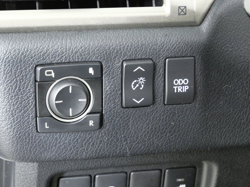 Thumbnail: 2016 Lexus GX - 39