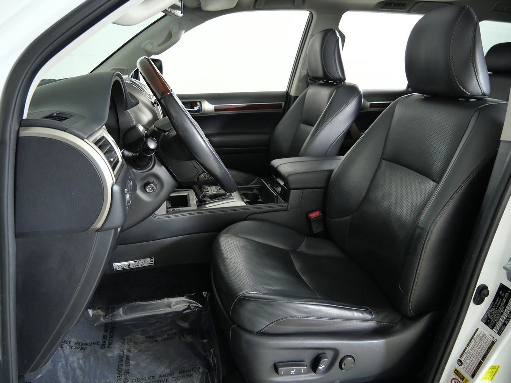 Thumbnail: 2016 Lexus GX - 36