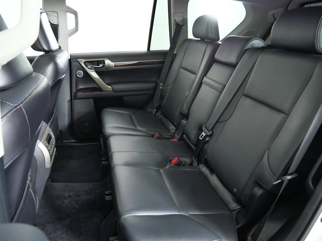 Thumbnail: 2016 Lexus GX - 33