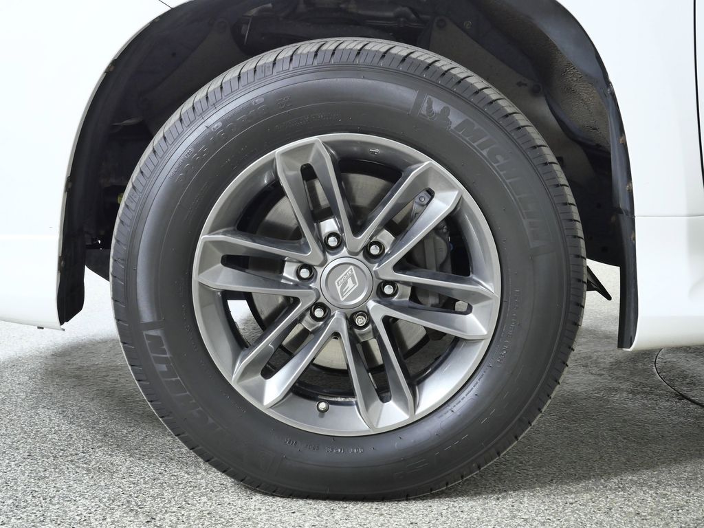 Thumbnail: 2016 Lexus GX - 23