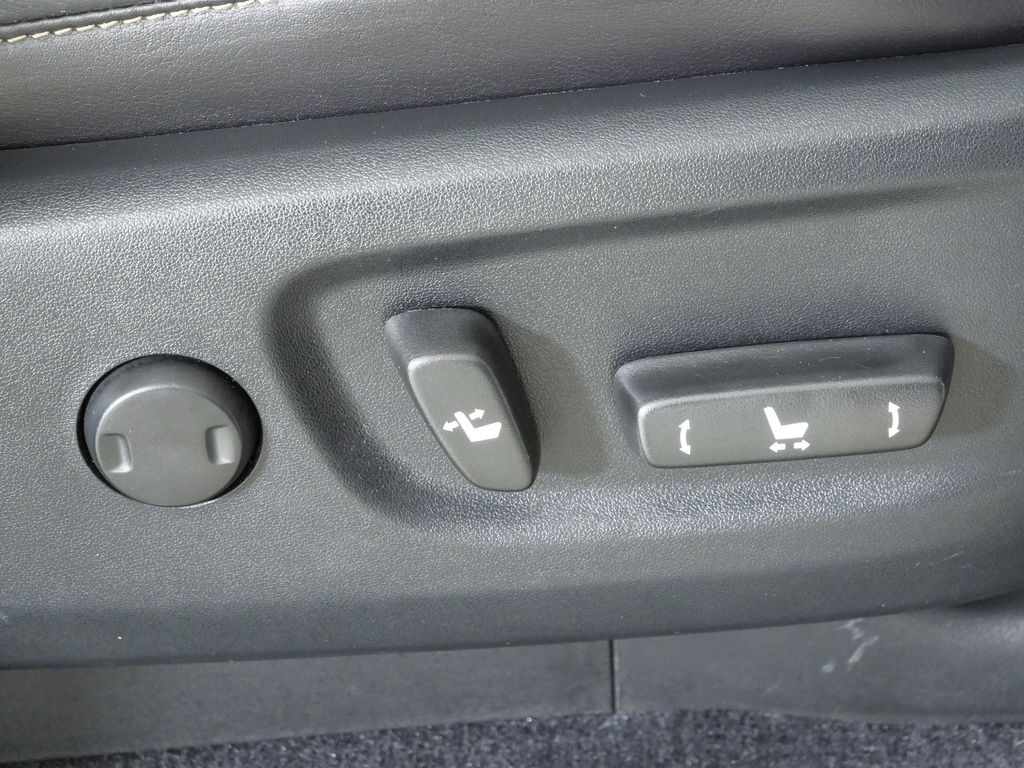 Thumbnail: 2016 Lexus GX - 26