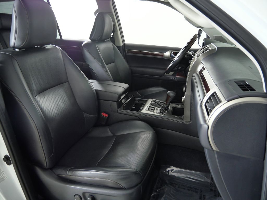 Thumbnail: 2016 Lexus GX - 10