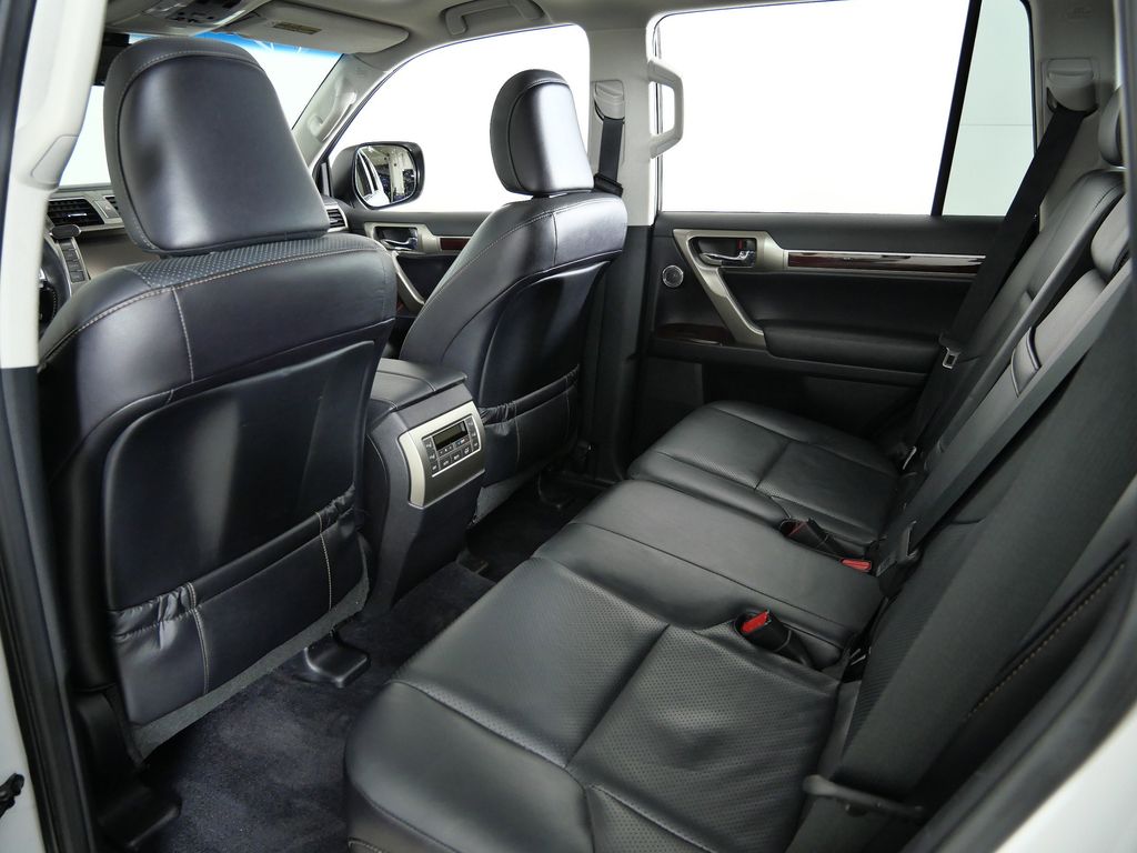 Thumbnail: 2016 Lexus GX - 32