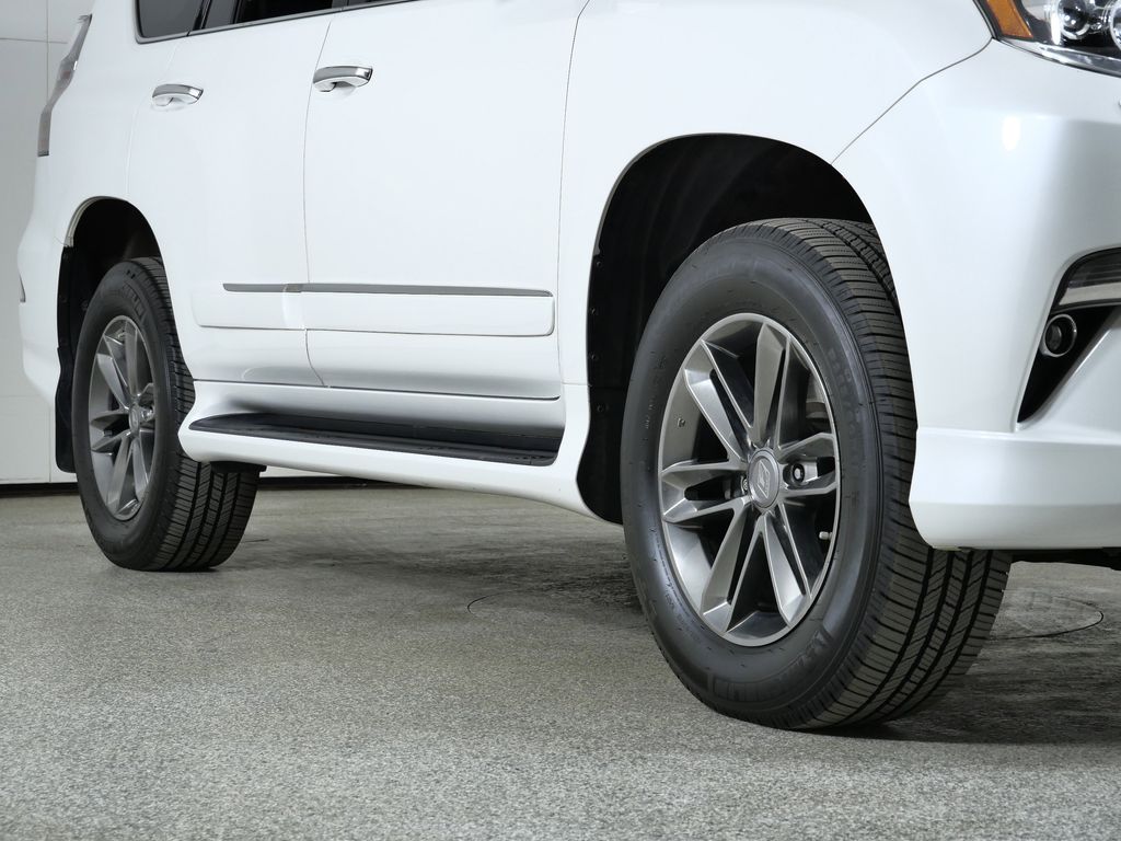 Thumbnail: 2016 Lexus GX - 8