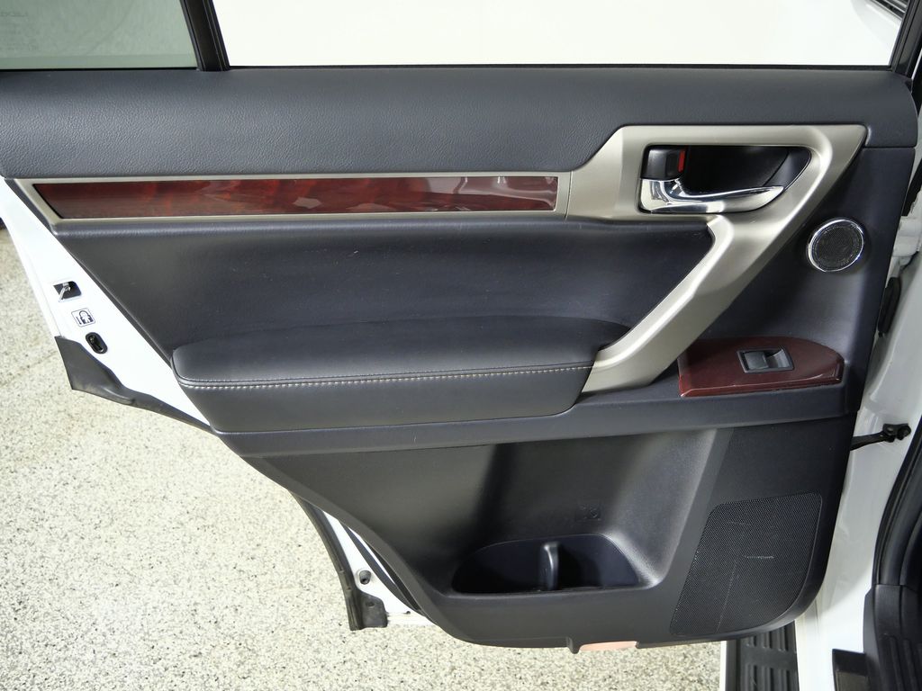 Thumbnail: 2016 Lexus GX - 31