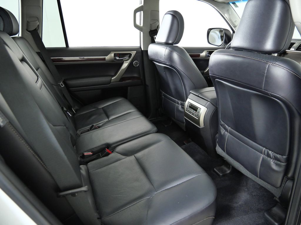 Thumbnail: 2016 Lexus GX - 11