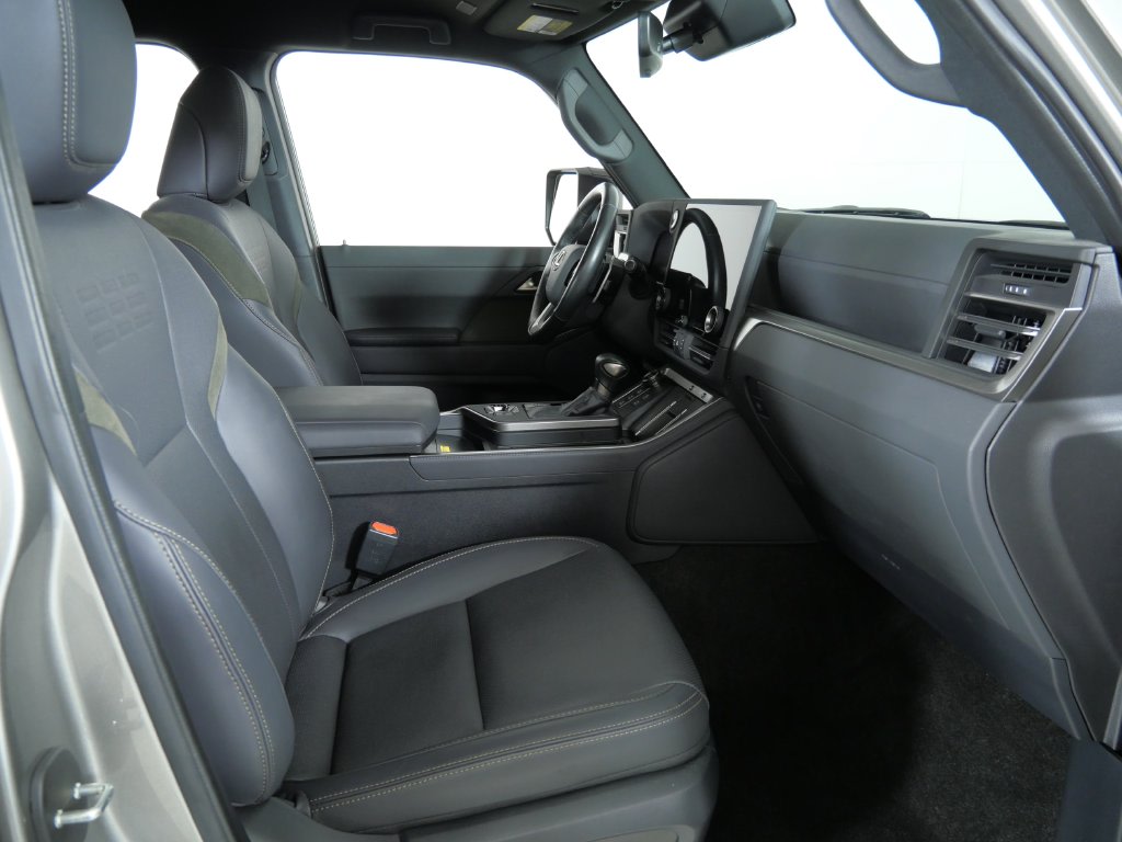 Thumbnail: 2024 Lexus ES - 9