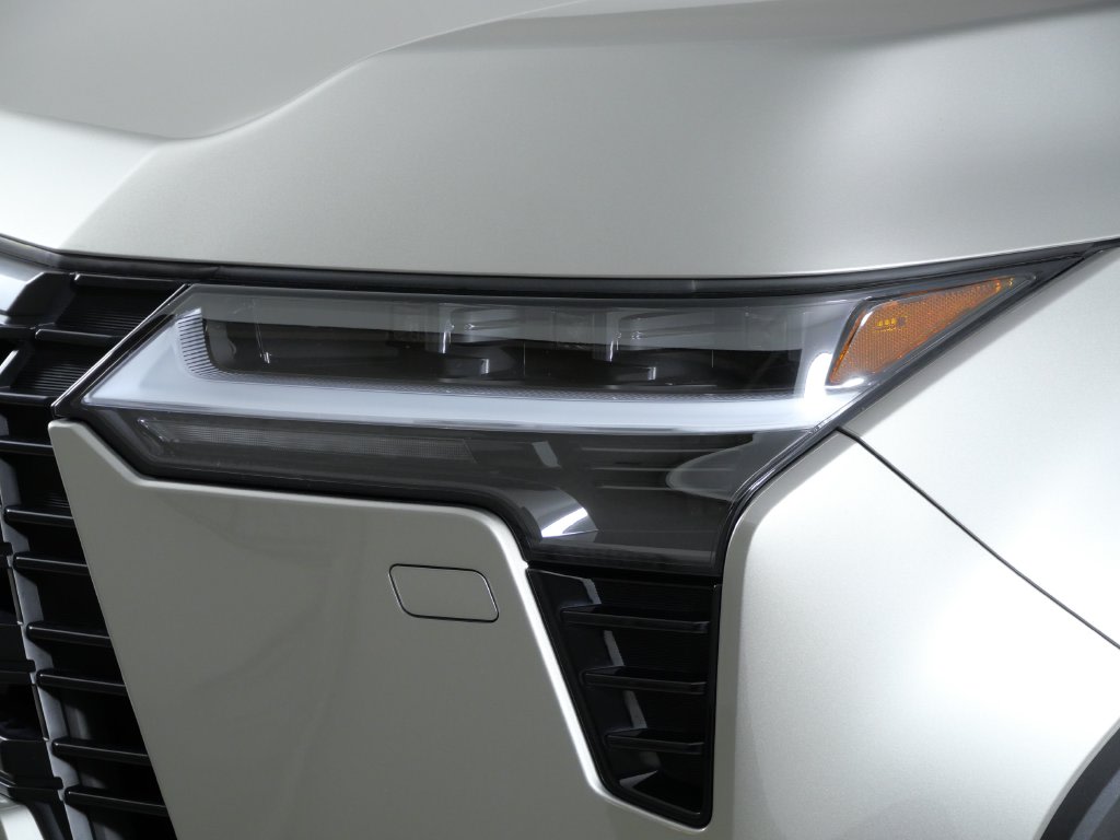 Thumbnail: 2024 Lexus ES - 17