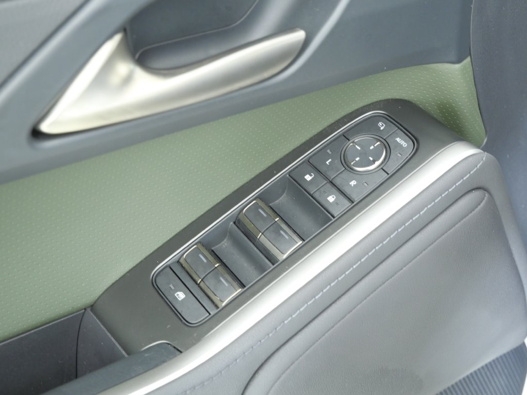 Thumbnail: 2024 Lexus ES - 35