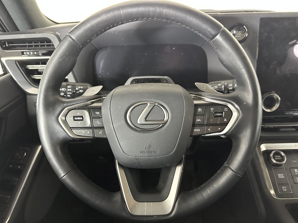 Thumbnail: 2025 Lexus ES - 2