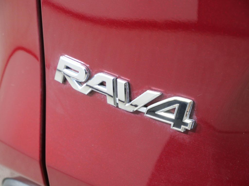 Thumbnail: 2019 Toyota RAV4 - 23