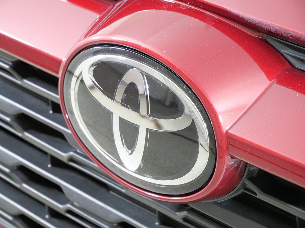 Thumbnail: 2019 Toyota RAV4 - 7