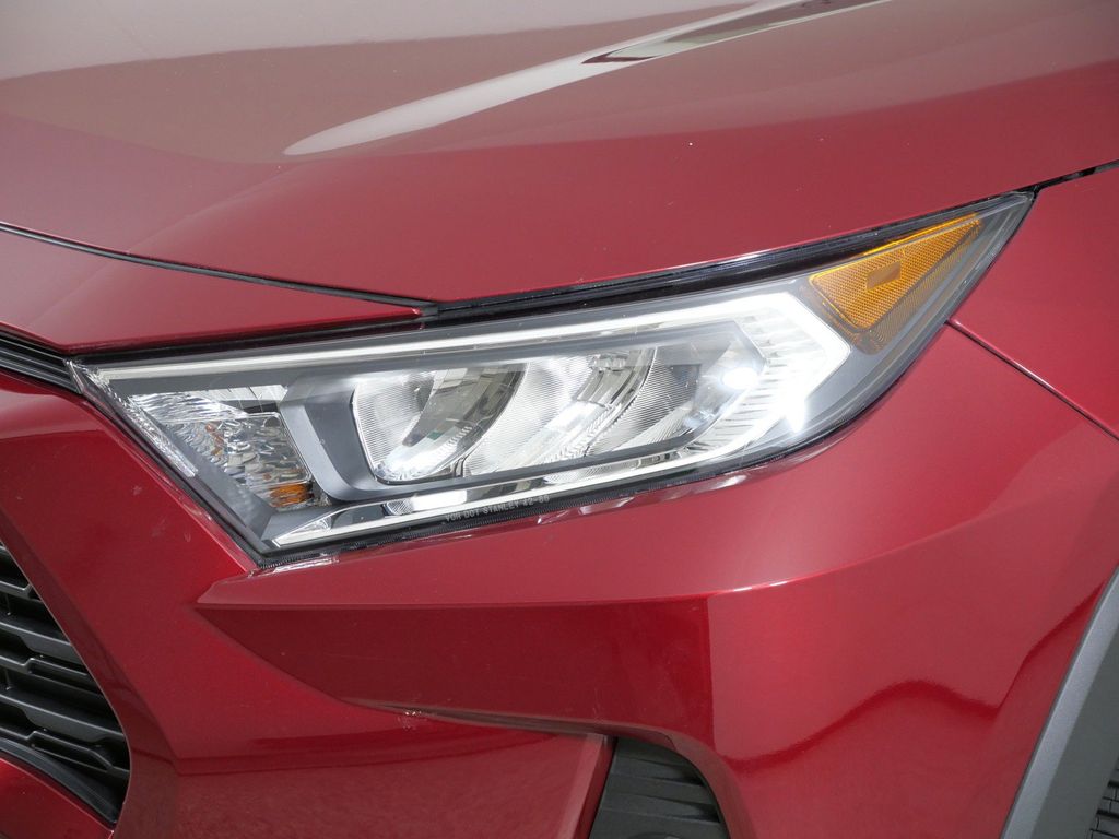 Thumbnail: 2019 Toyota RAV4 - 17
