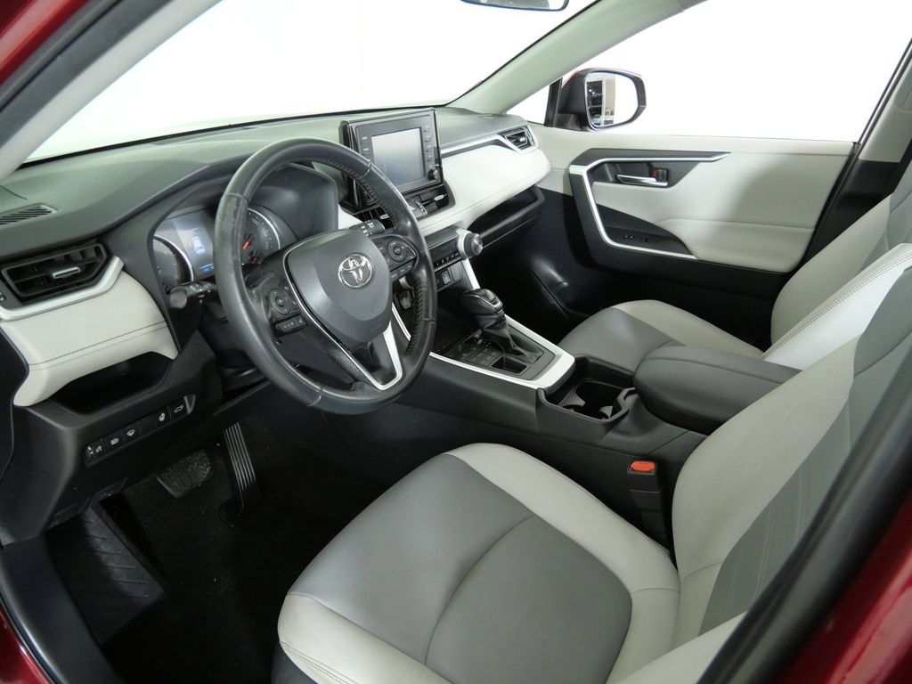 Thumbnail: 2019 Toyota RAV4 - 36