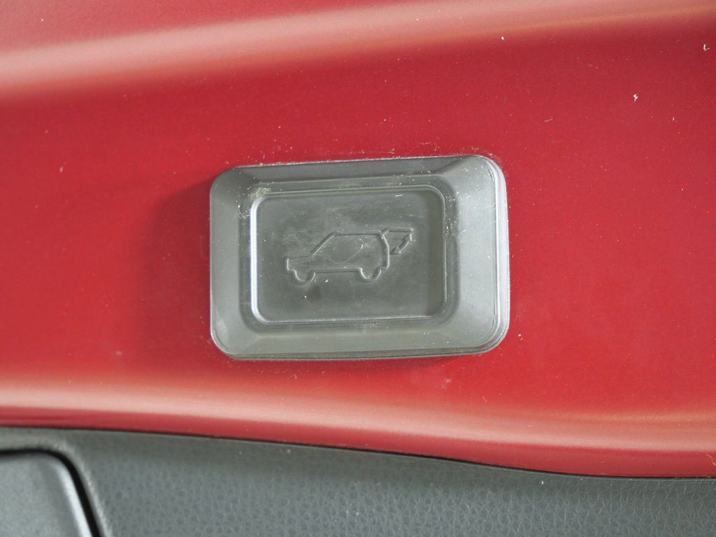 Thumbnail: 2019 Toyota RAV4 - 31