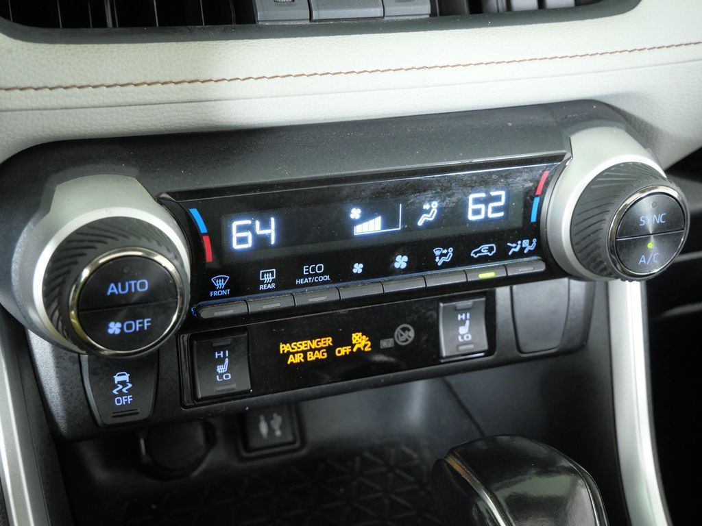 Thumbnail: 2019 Toyota RAV4 - 45
