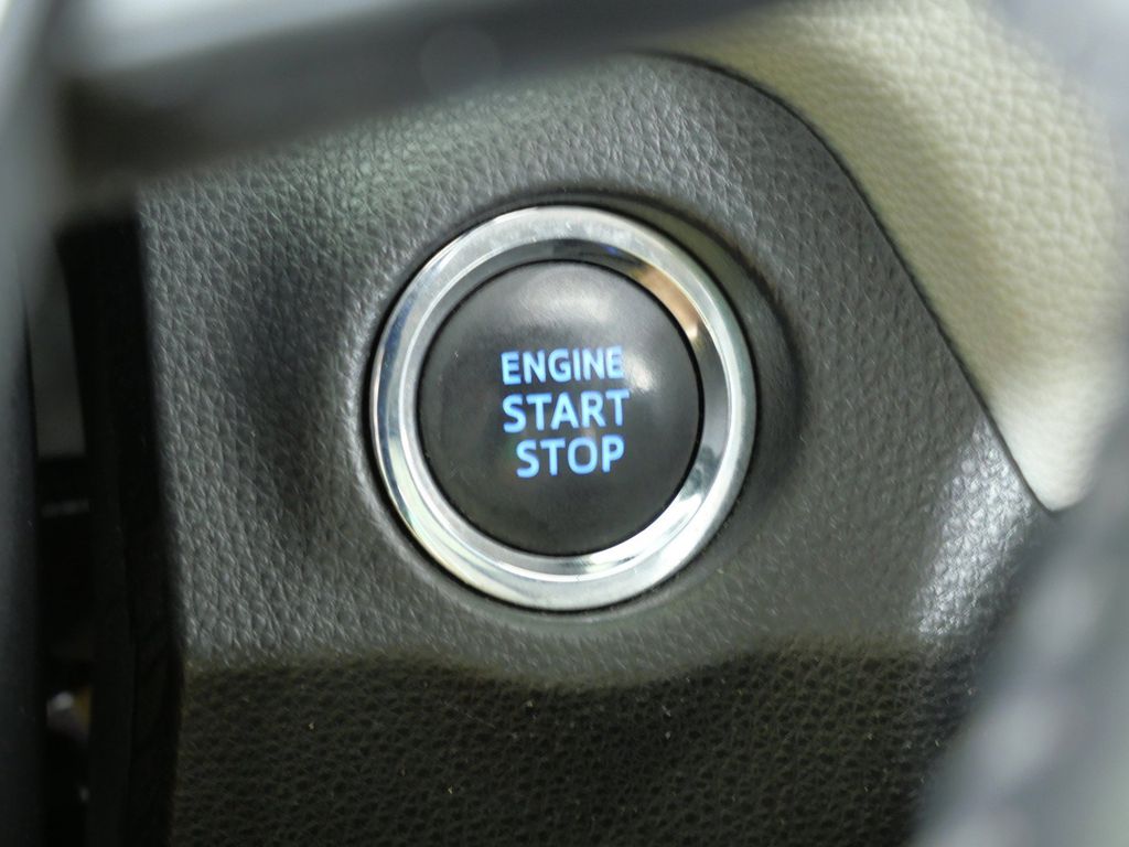 Thumbnail: 2019 Toyota RAV4 - 43