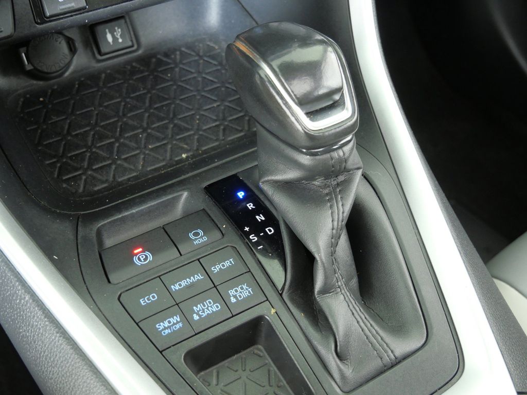 Thumbnail: 2019 Toyota RAV4 - 13