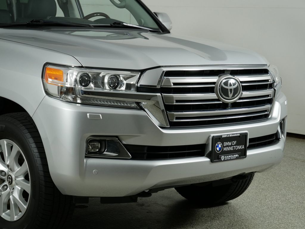 Thumbnail: 2016 Toyota Land Cruiser - 18