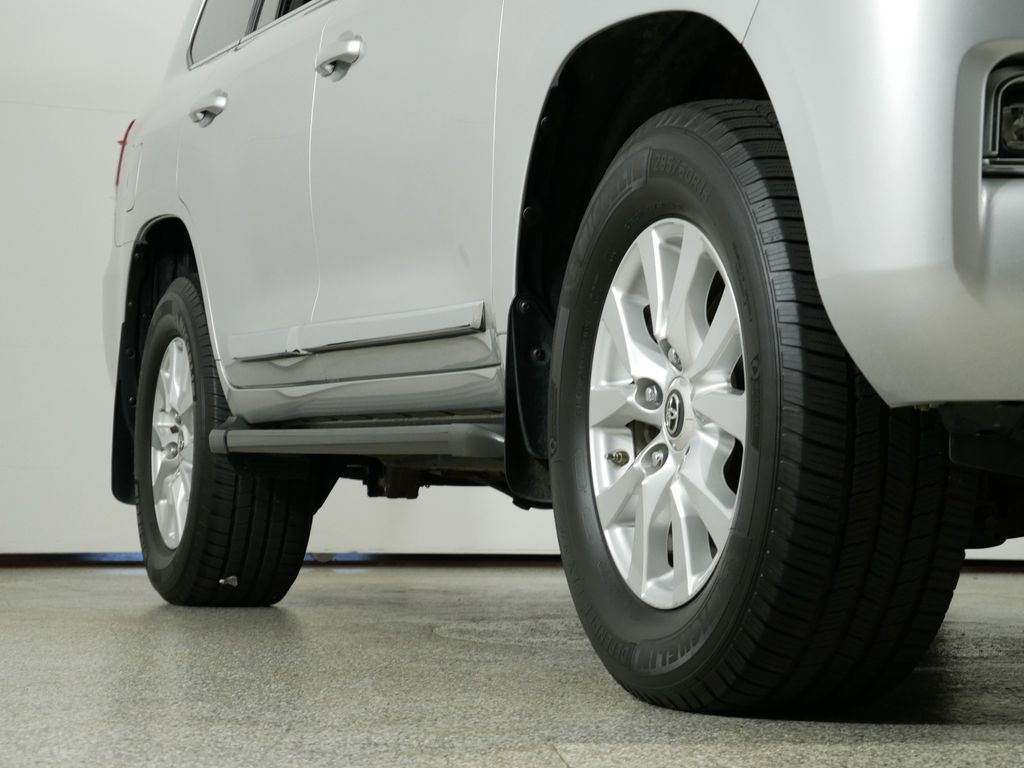 Thumbnail: 2016 Toyota Land Cruiser - 9