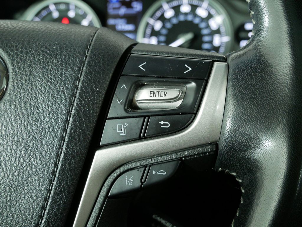 Thumbnail: 2016 Toyota Land Cruiser - 41