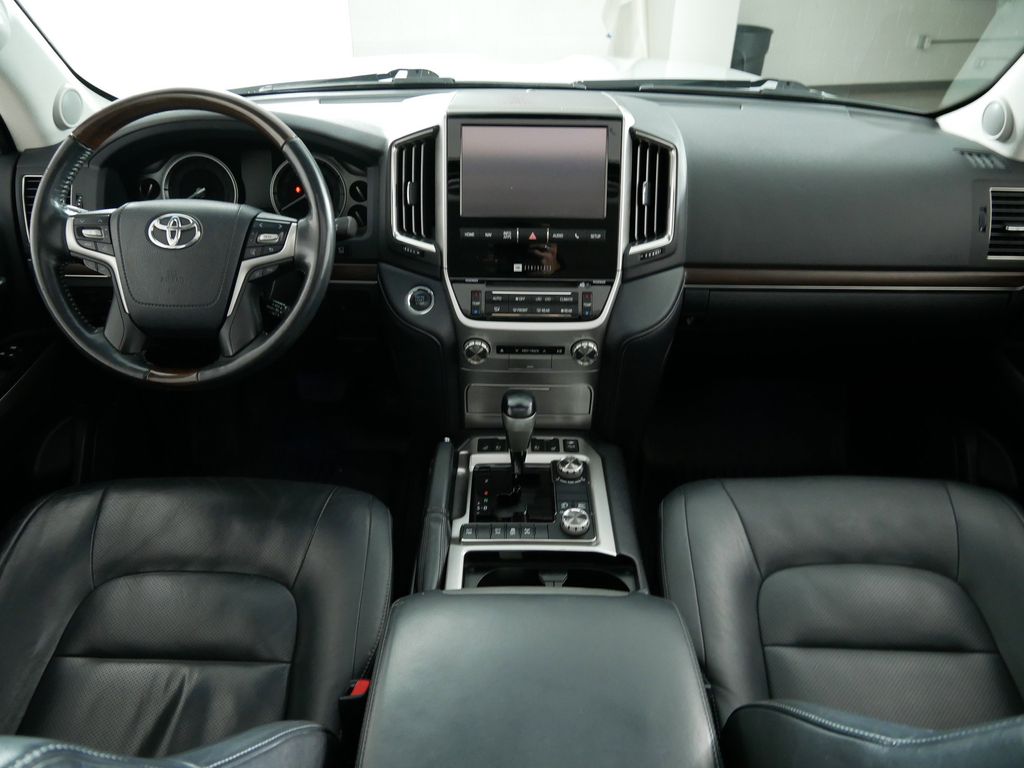 Thumbnail: 2016 Toyota Land Cruiser - 2
