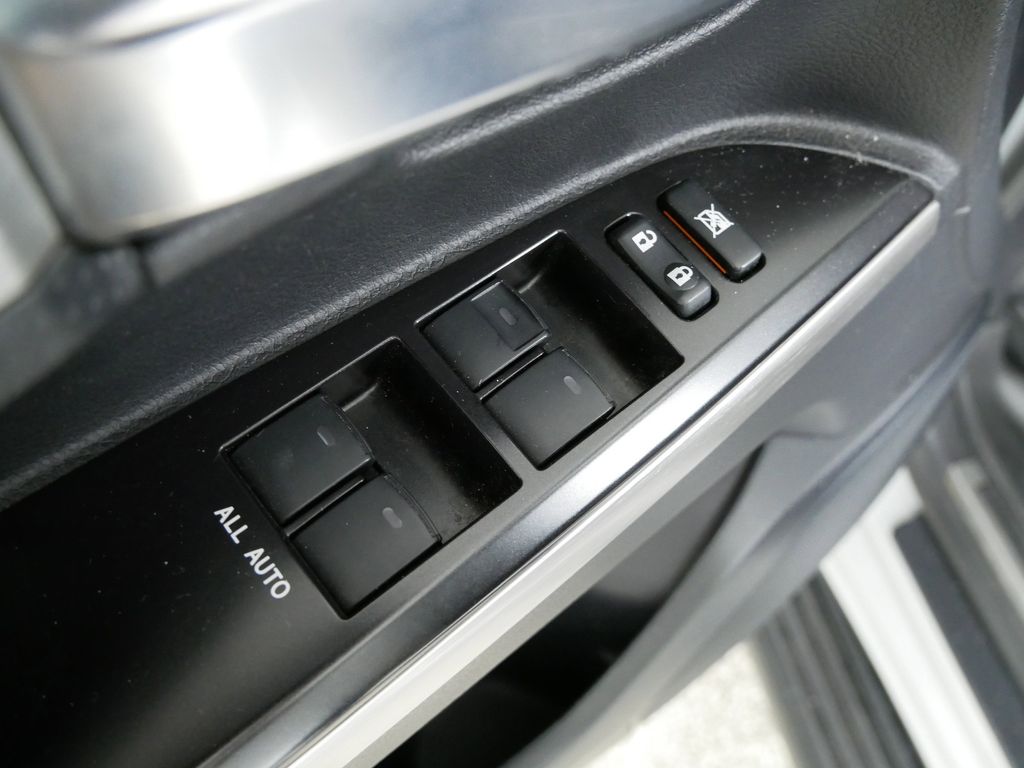 Thumbnail: 2016 Toyota Land Cruiser - 35