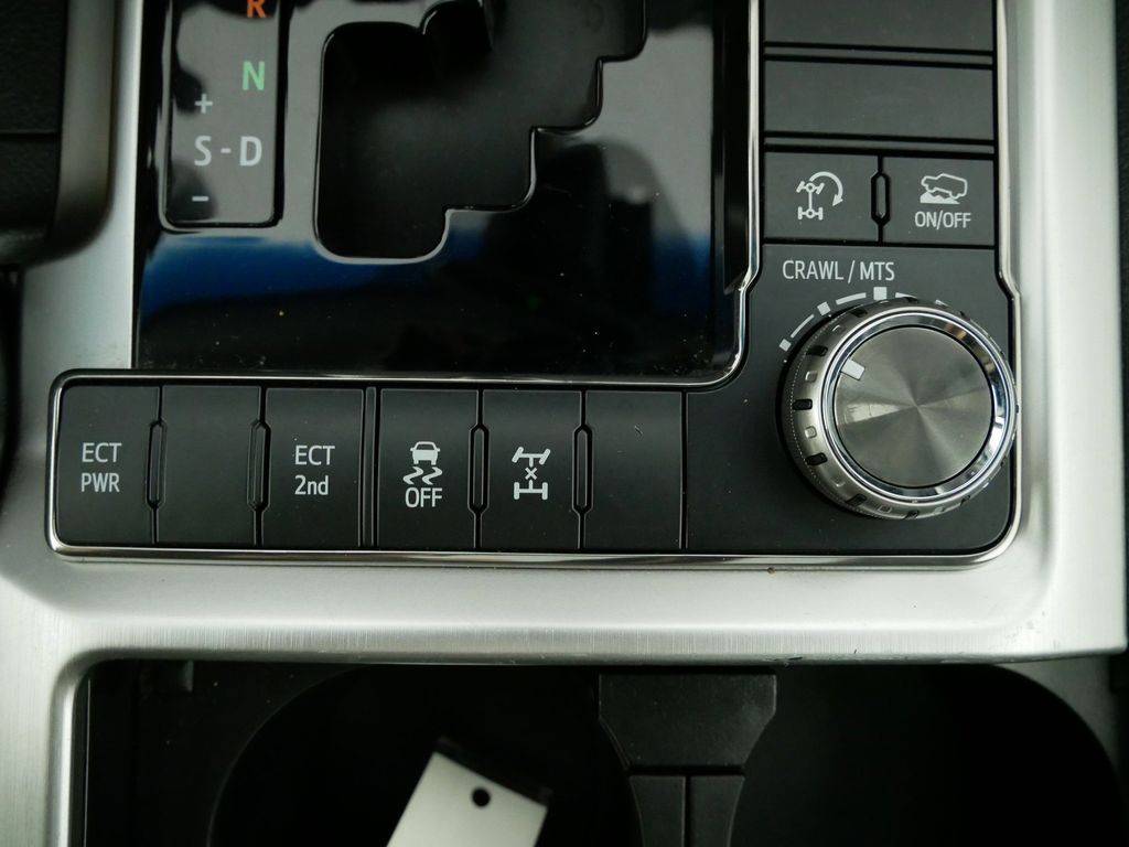 Thumbnail: 2016 Toyota Land Cruiser - 49