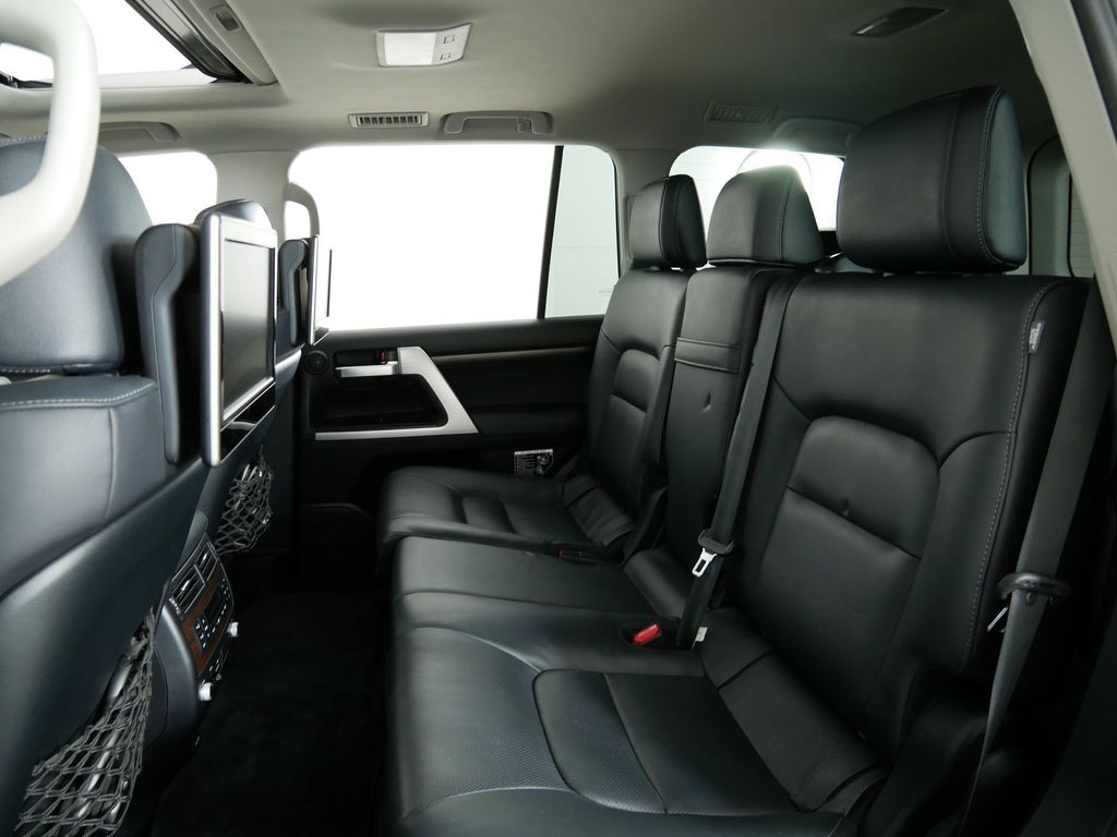 Thumbnail: 2016 Toyota Land Cruiser - 31