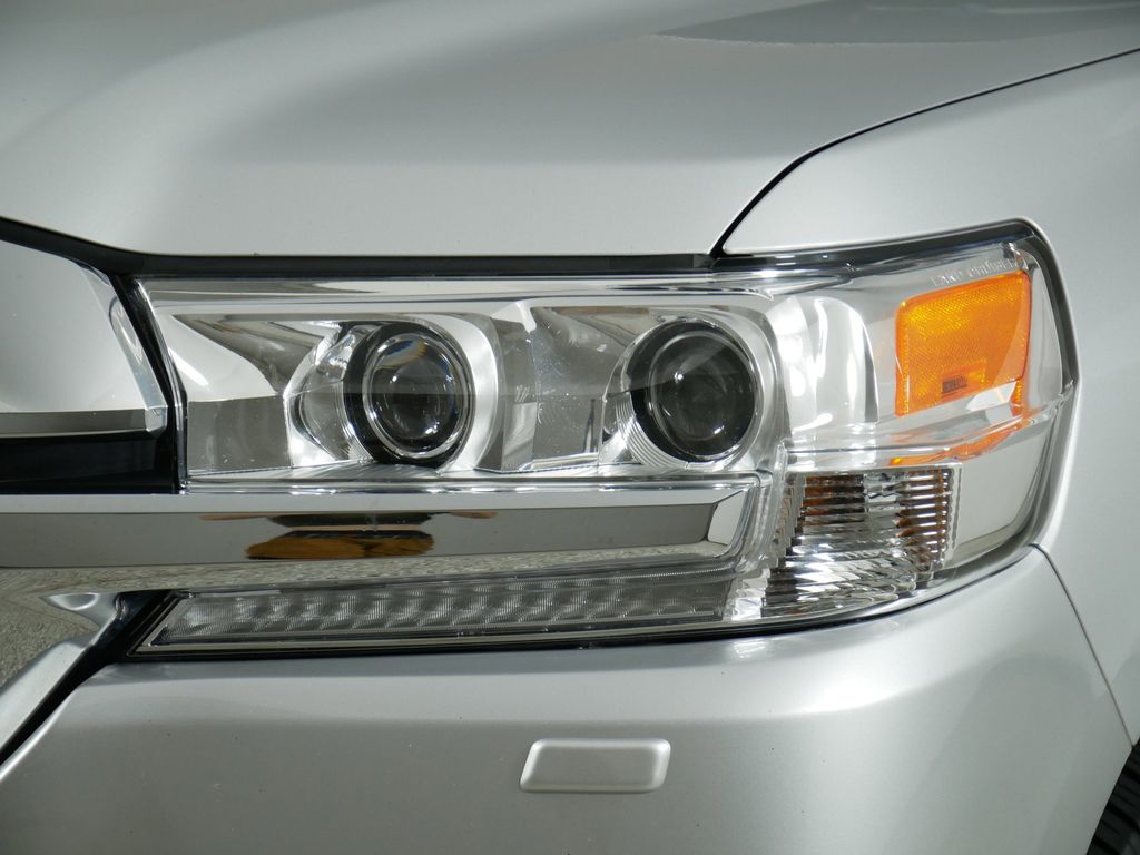Thumbnail: 2016 Toyota Land Cruiser - 24