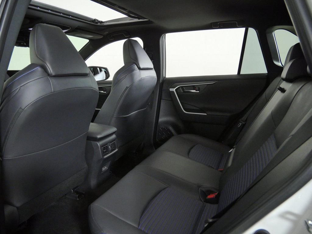 Thumbnail: 2025 Toyota RAV4 - 35
