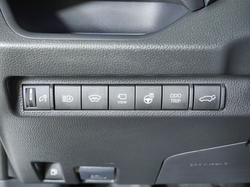 Thumbnail: 2025 Toyota RAV4 - 41