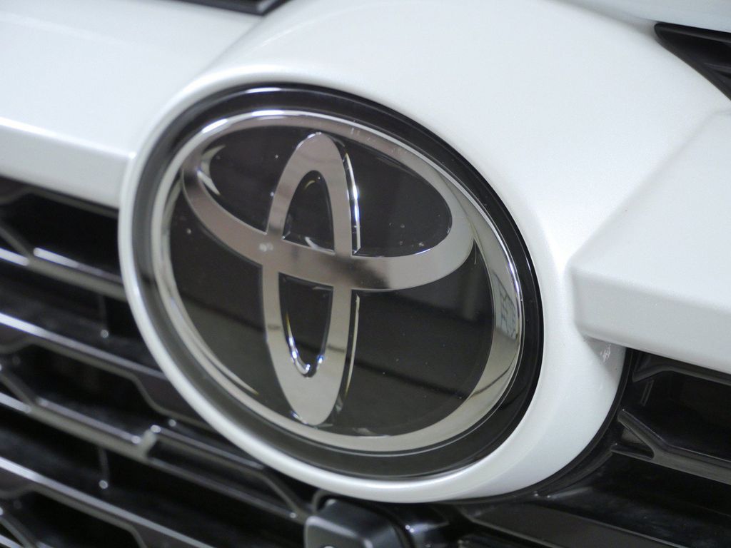 Thumbnail: 2025 Toyota RAV4 - 7