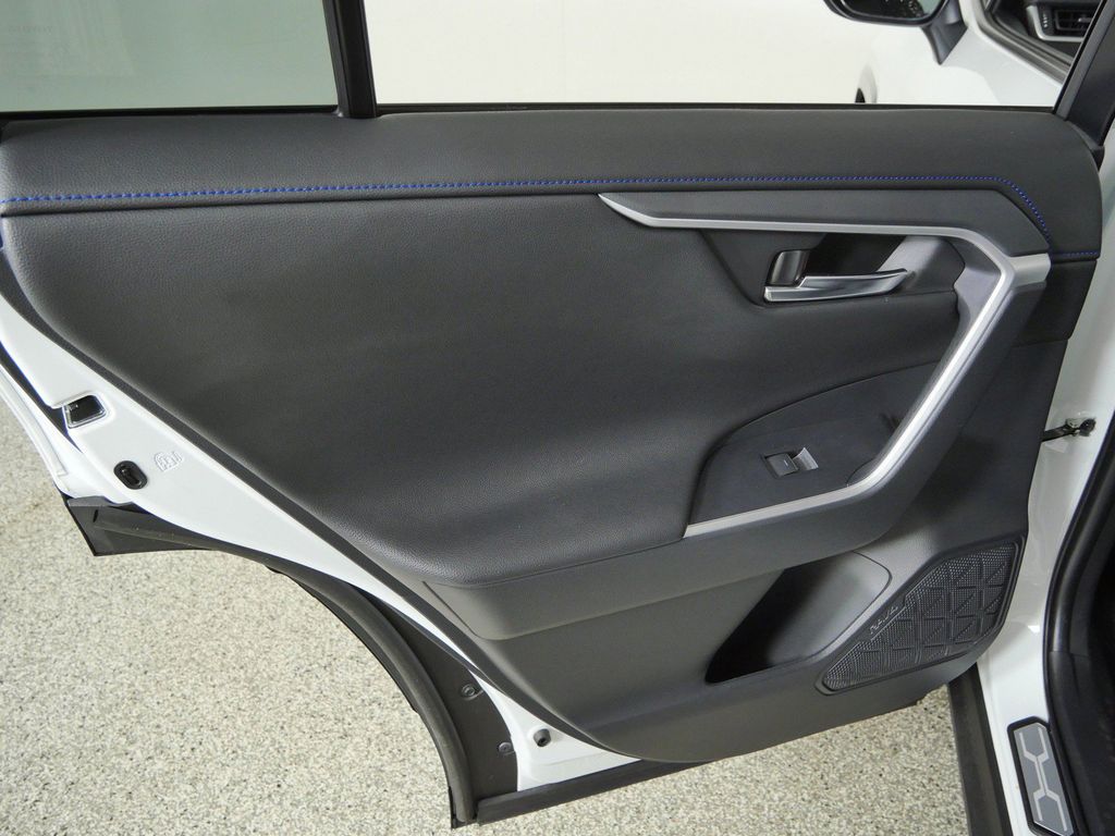 Thumbnail: 2025 Toyota RAV4 - 34