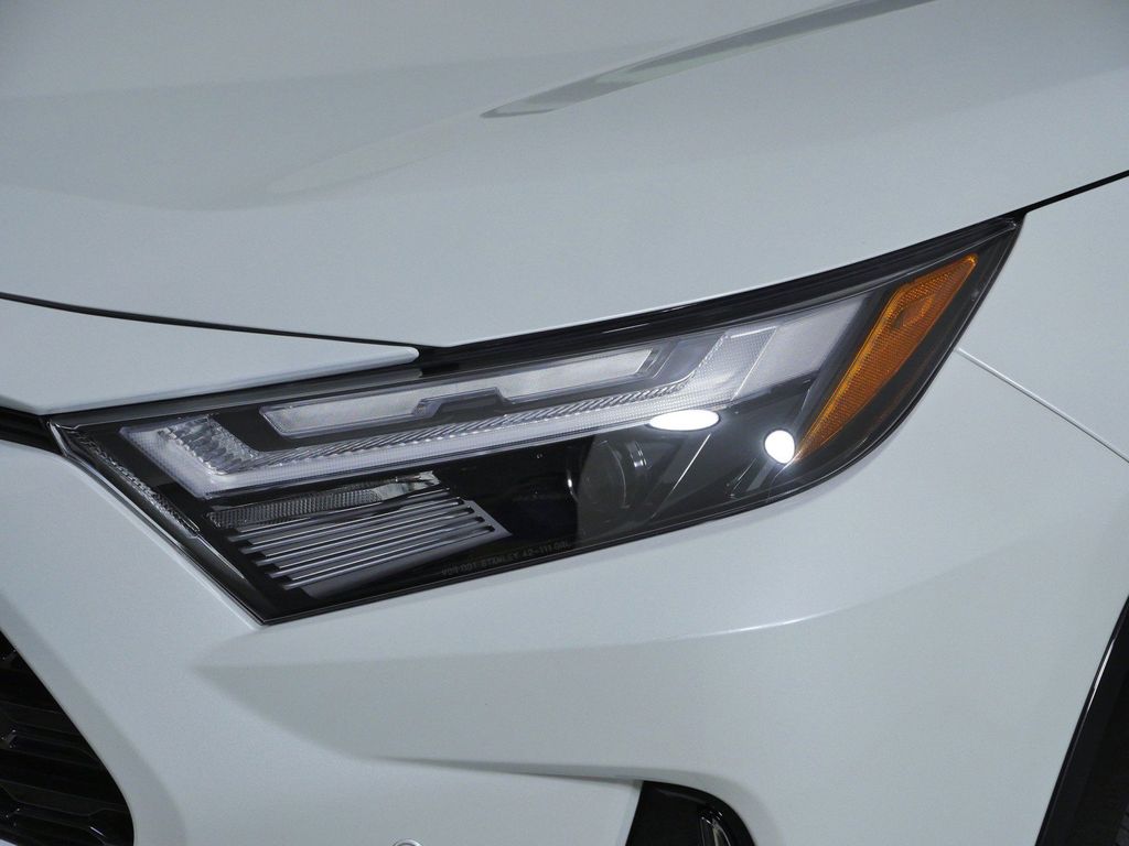 Thumbnail: 2025 Toyota RAV4 - 19