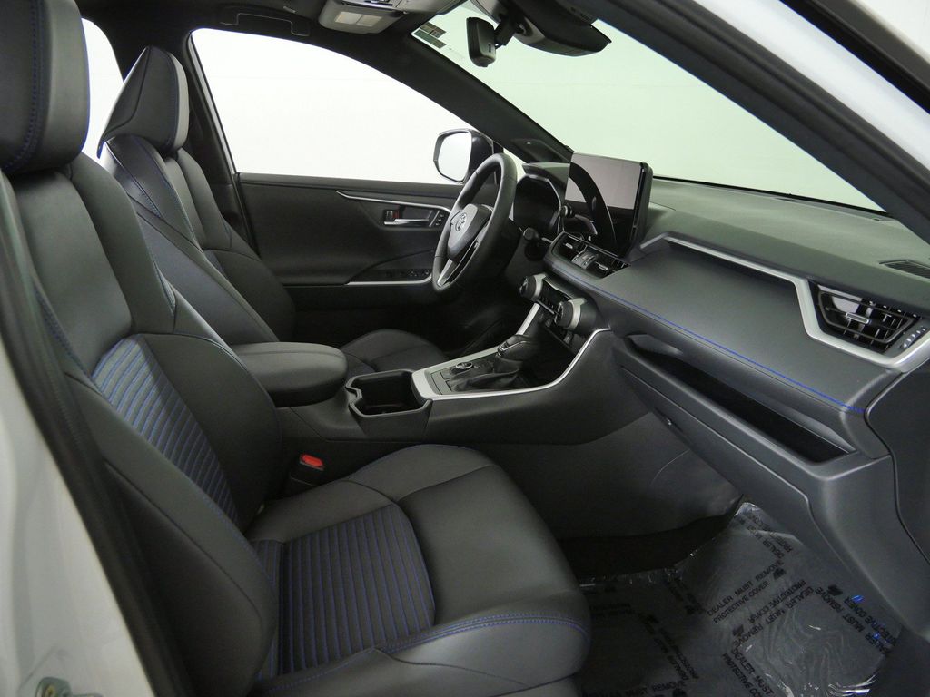 Thumbnail: 2025 Toyota RAV4 - 10