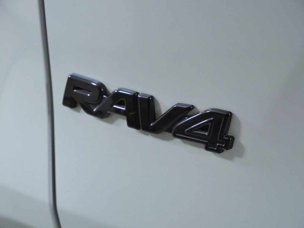 Thumbnail: 2025 Toyota RAV4 - 25