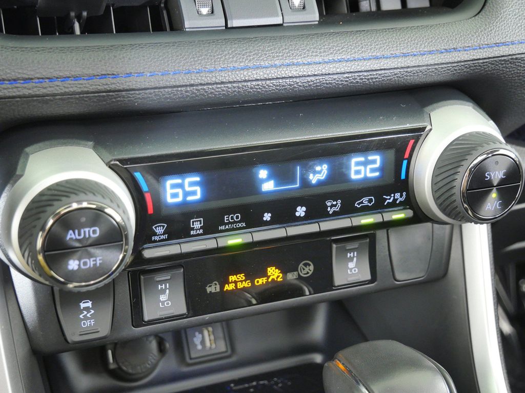 Thumbnail: 2025 Toyota RAV4 - 45