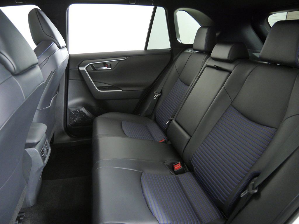Thumbnail: 2025 Toyota RAV4 - 36