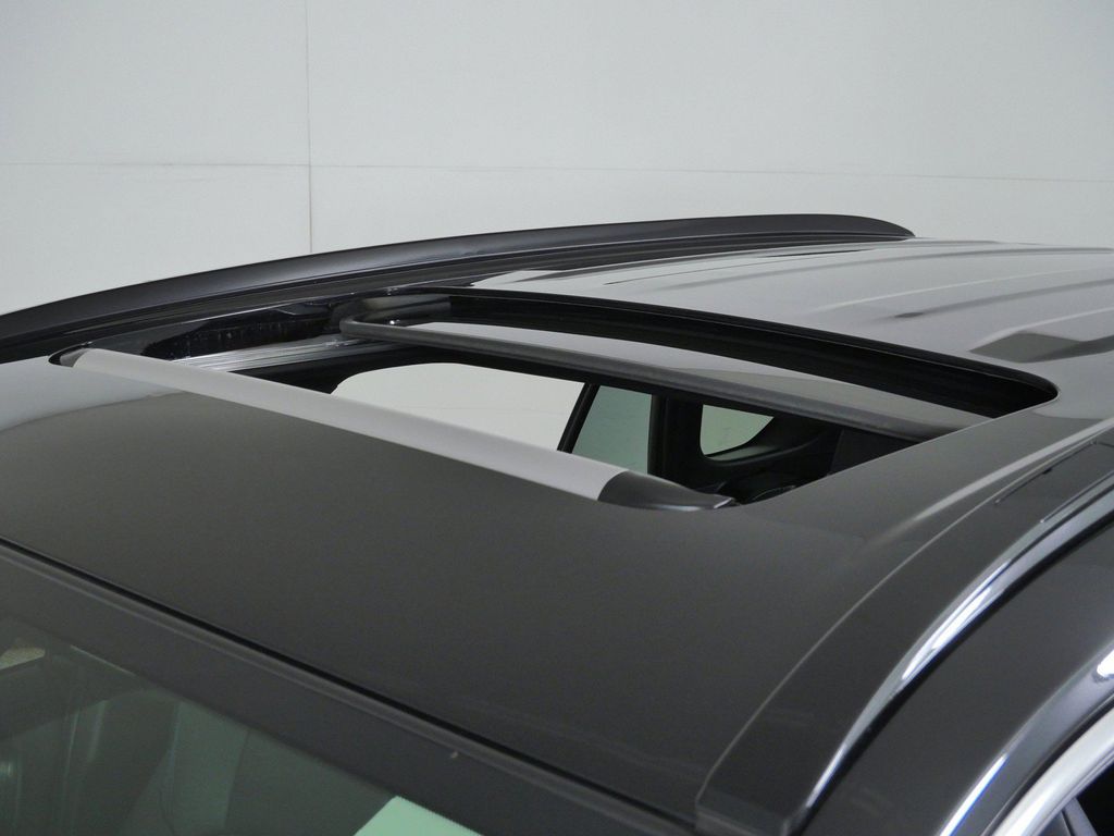 Thumbnail: 2025 Toyota RAV4 - 28