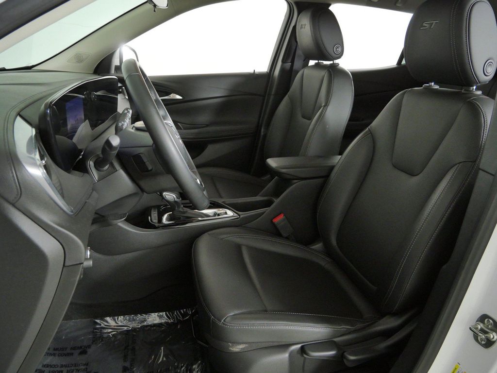 Thumbnail: 2024 Buick Encore GX - 33