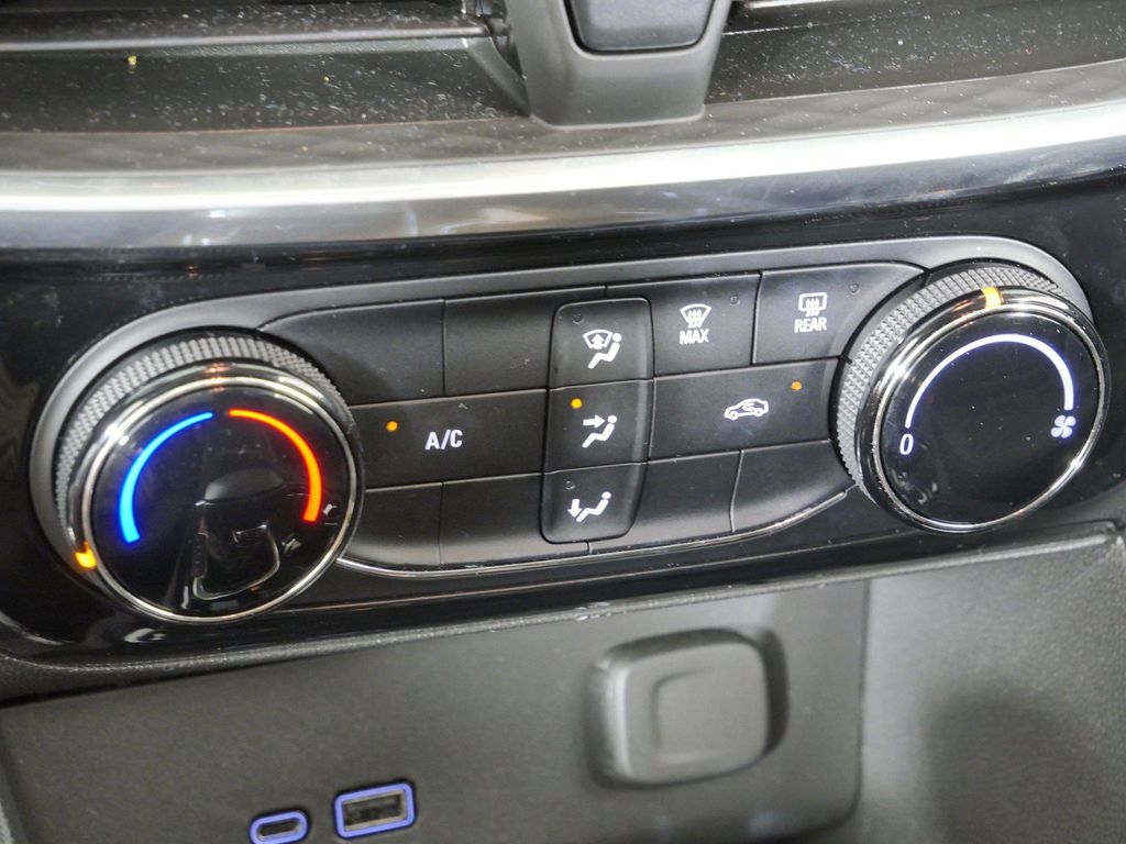 Thumbnail: 2024 Buick Encore GX - 40