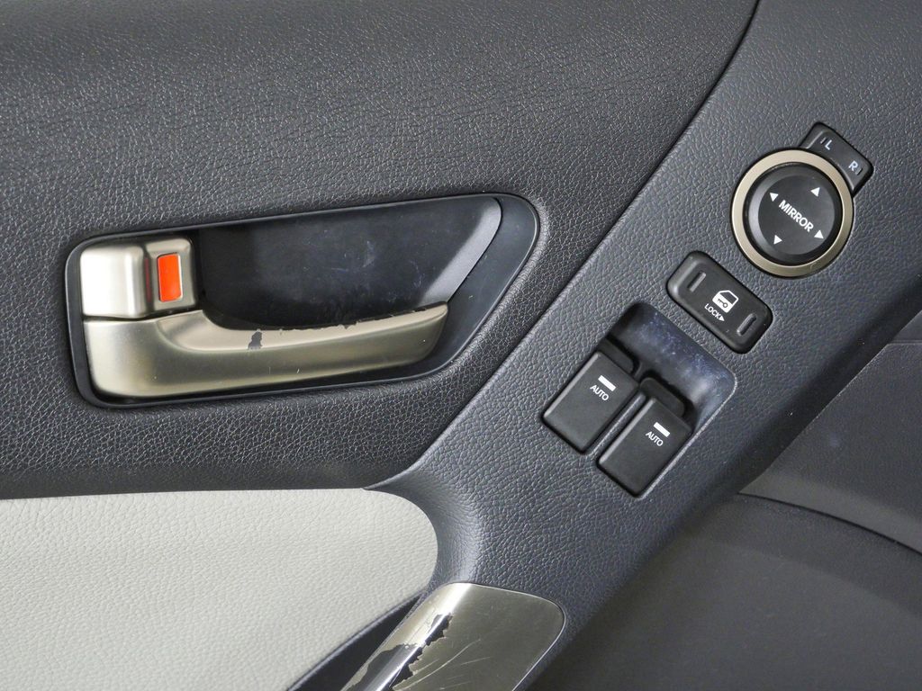 Thumbnail: 2015 Hyundai Genesis - 33