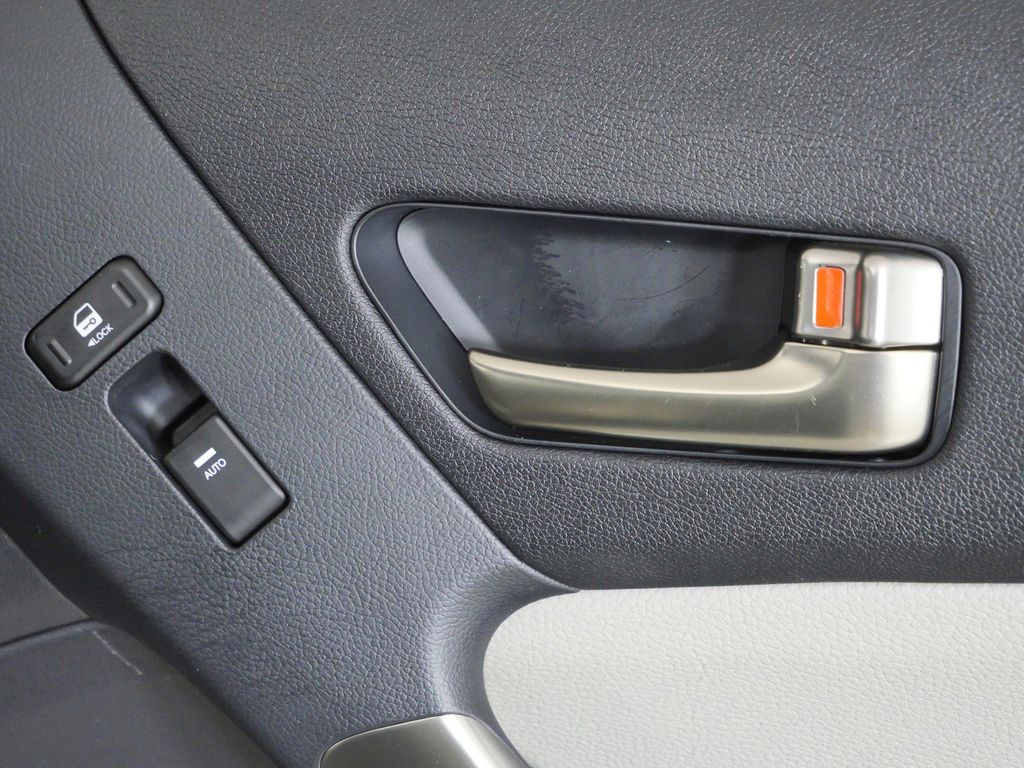 Thumbnail: 2015 Hyundai Genesis - 26