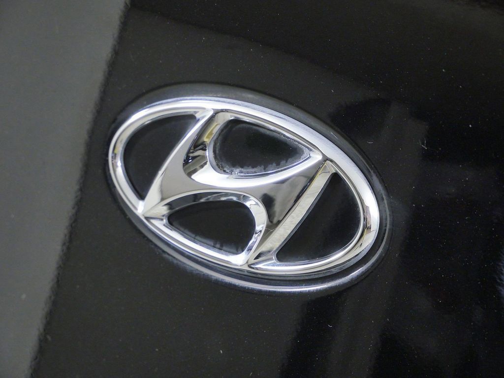 Thumbnail: 2015 Hyundai Genesis - 6