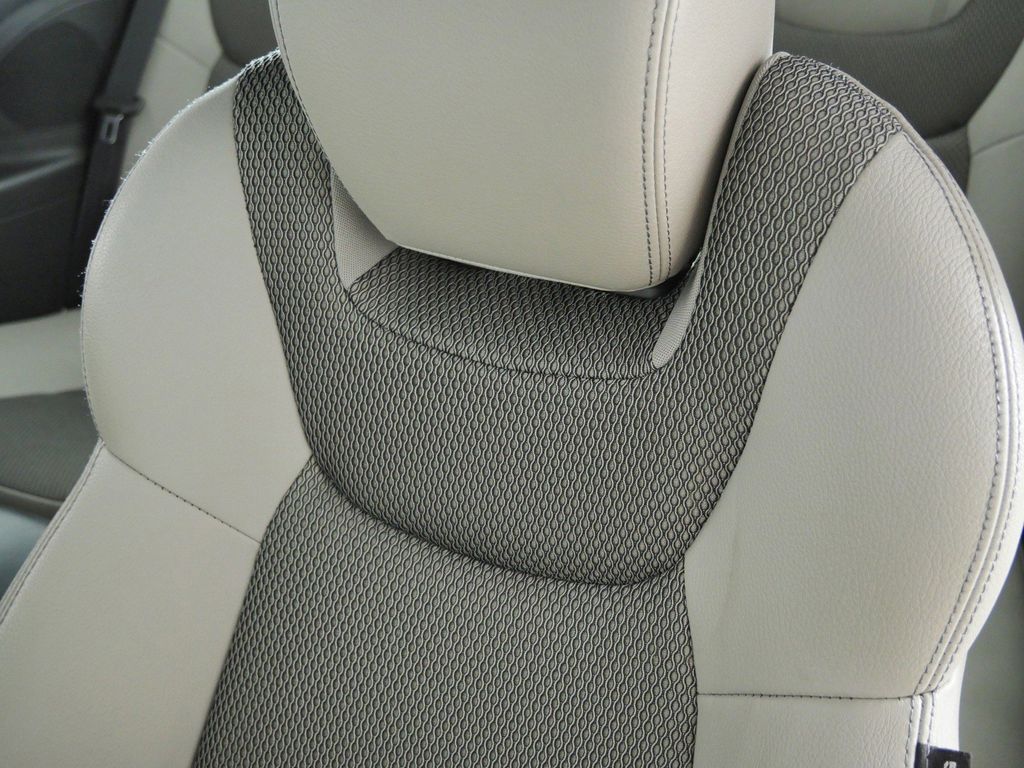 Thumbnail: 2015 Hyundai Genesis - 36