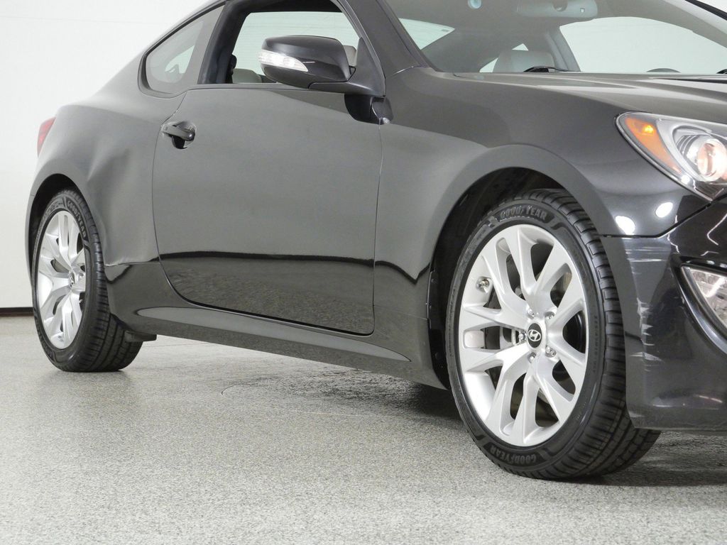 Thumbnail: 2015 Hyundai Genesis - 8