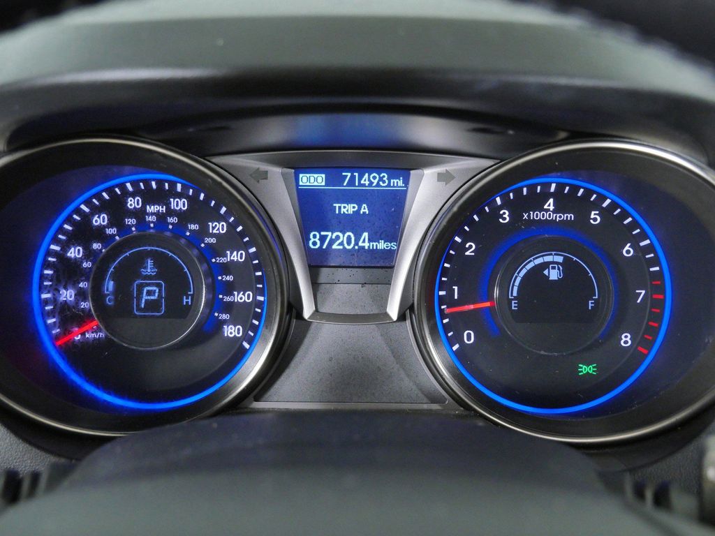 Thumbnail: 2015 Hyundai Genesis - 14